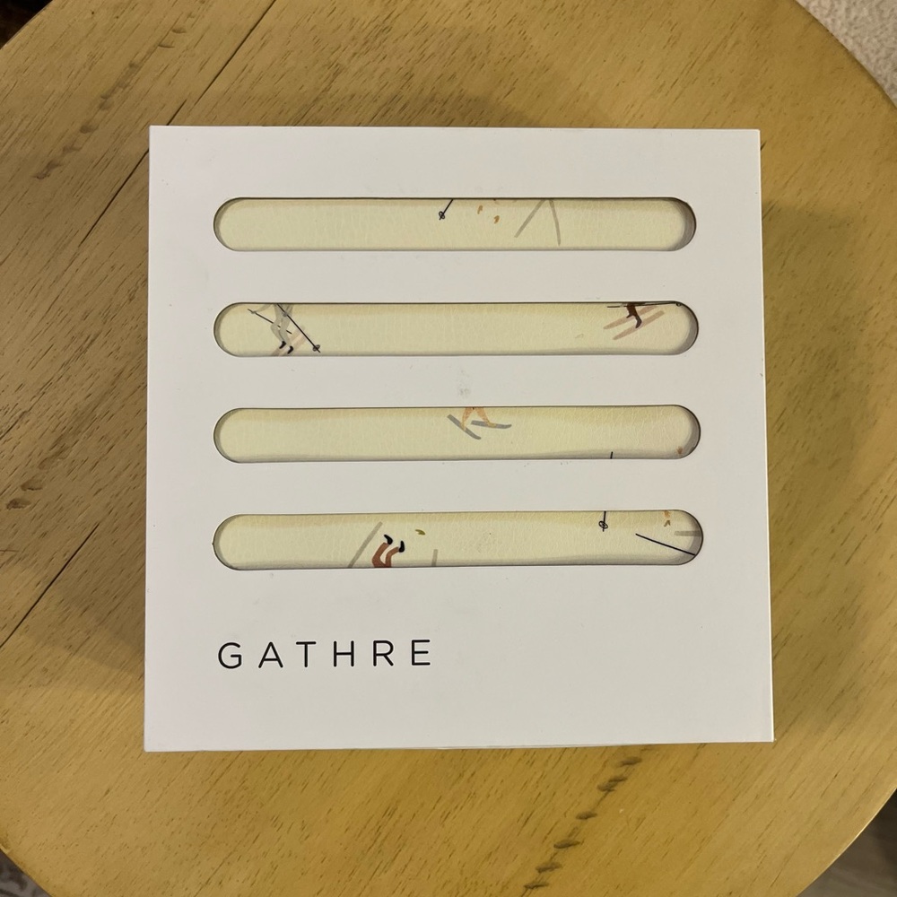 LIKE NEW Gathre Leather Table Runner Nordic Ski Print (discontinued) 8’ x 1’